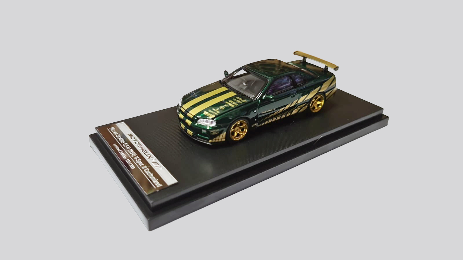 Motorhelix Nissan Skyline GT-R (R34) V-Spec II Customized Green (Exclusiva Jantar) — imagem principal