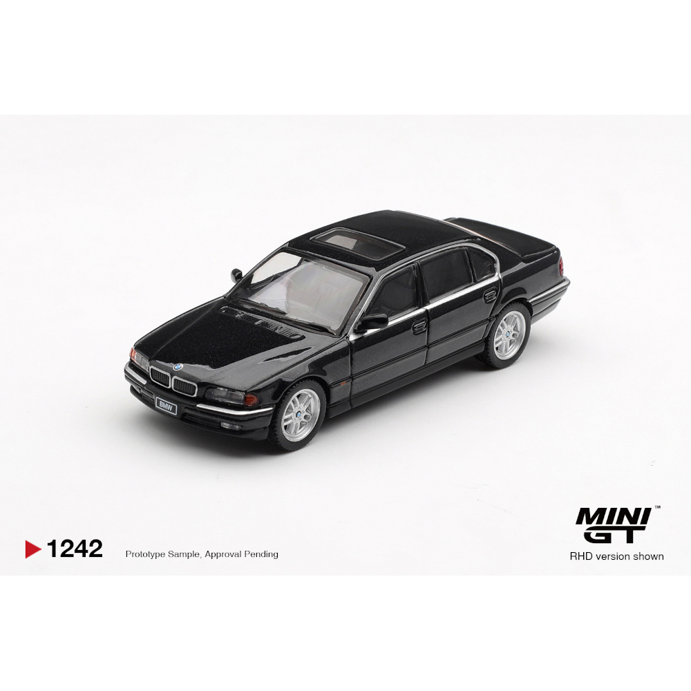 Mini GT BMW 750IL Black Sapphire — imagem principal