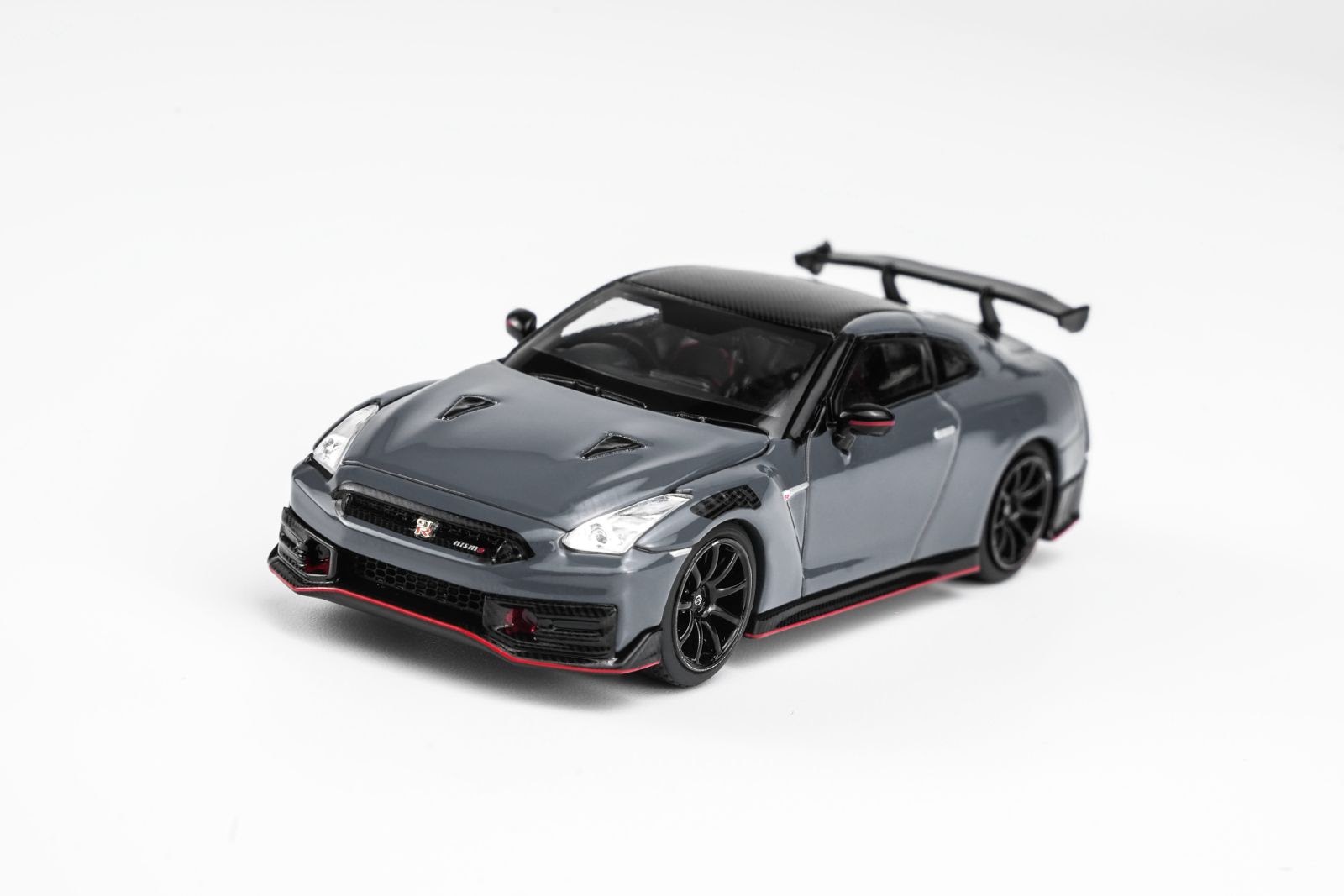 Motorhelix Nissan GT-R NISMO (R35) 2024 Nismo Stealth Gray — imagem principal